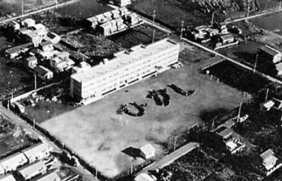 新しい校舎の完成(昭和46年8月)